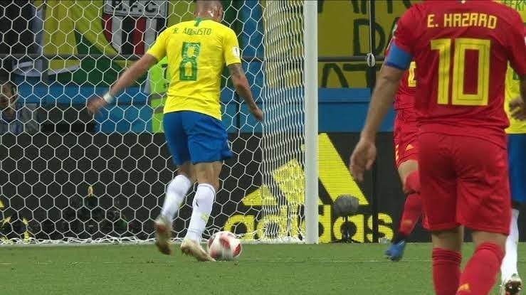 Escanteio Curto tweet media
