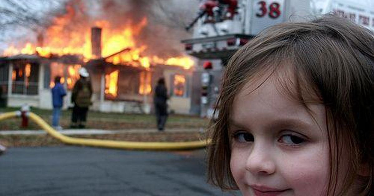 DisizMathis's tweet photo. Le ceo de Twitter devant chez Facebook  #instagramdown #twitter #Facebook https://t.co/NmdPHFbbPR