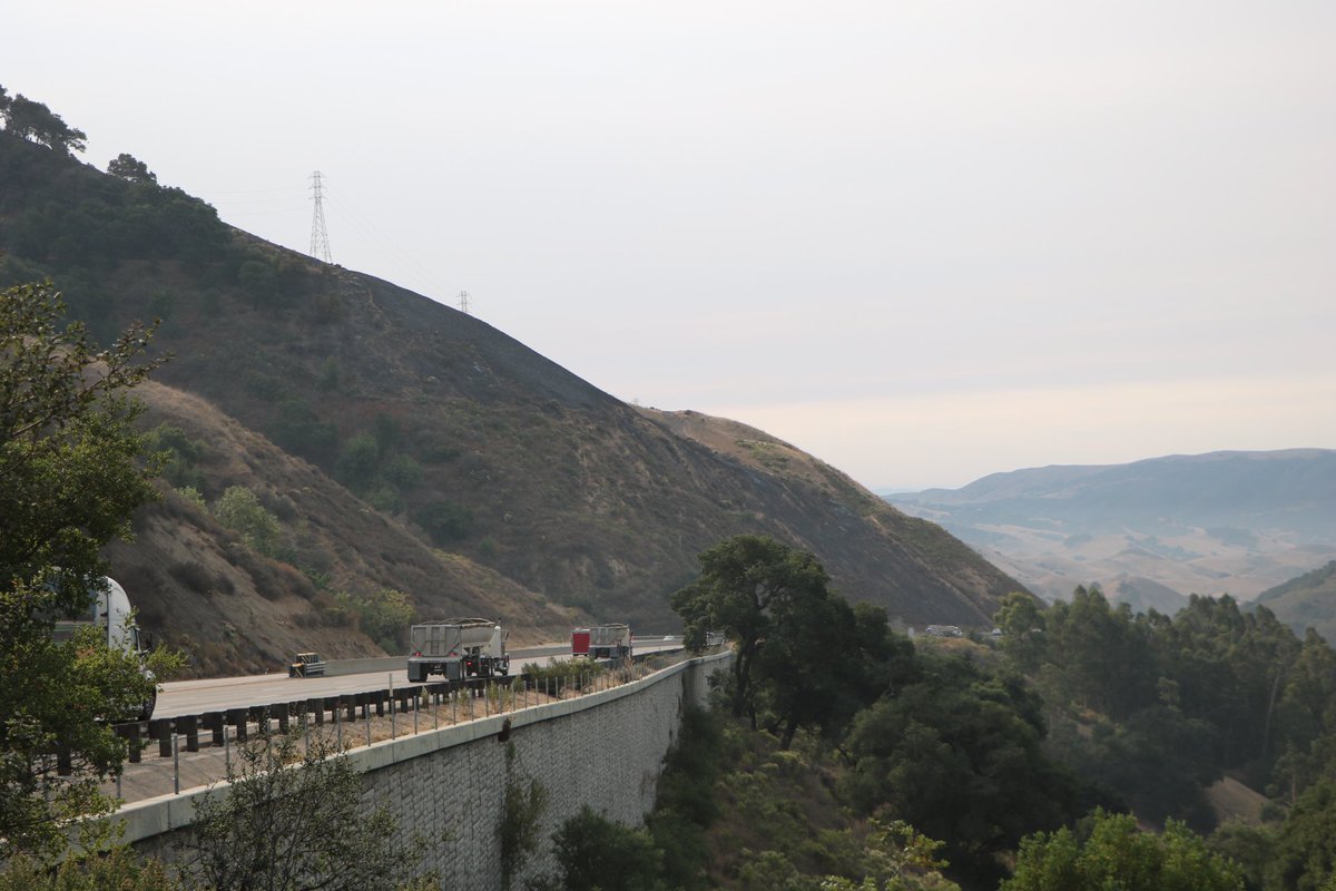 #CuestaIC (UPDATE) Fire is 60% contained this morning. The fire on Cuesta Grade burned 10 acres of grass and brush. #Firefighters will be mopping up today and improving control lines. Full containment expected tonight. #CountyofSlo