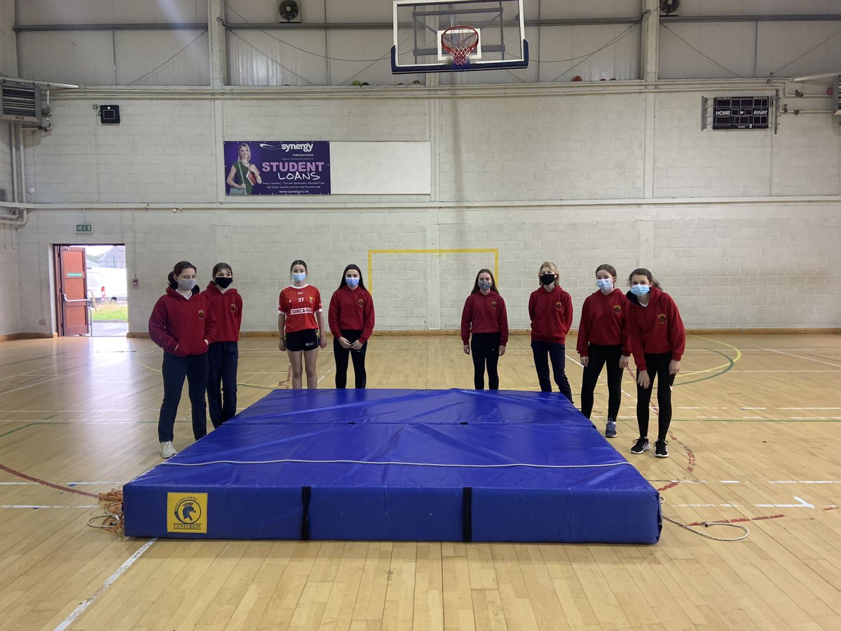 Our 2 winners of the high jump. Check out the rope between the arrows for the height they jumped!! #FosburyFlop #highjump #athletics #pe #loreto