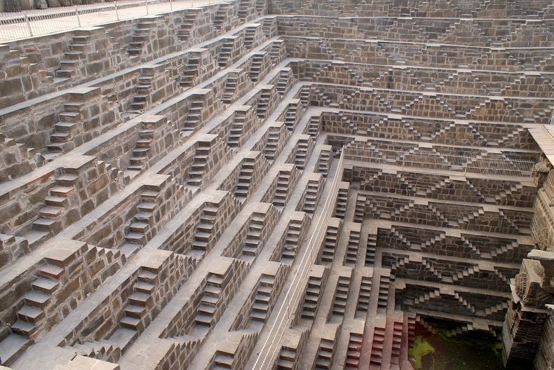archaeologyart's tweet photo. Chand Baori. It is one of the oldest stepwell in India, and is considered to be among the biggest in the world. Built during the 8th and 9th century it provided the surrounding areas with a dependable water source for centuries. https://t.co/tIDwPCBM0R