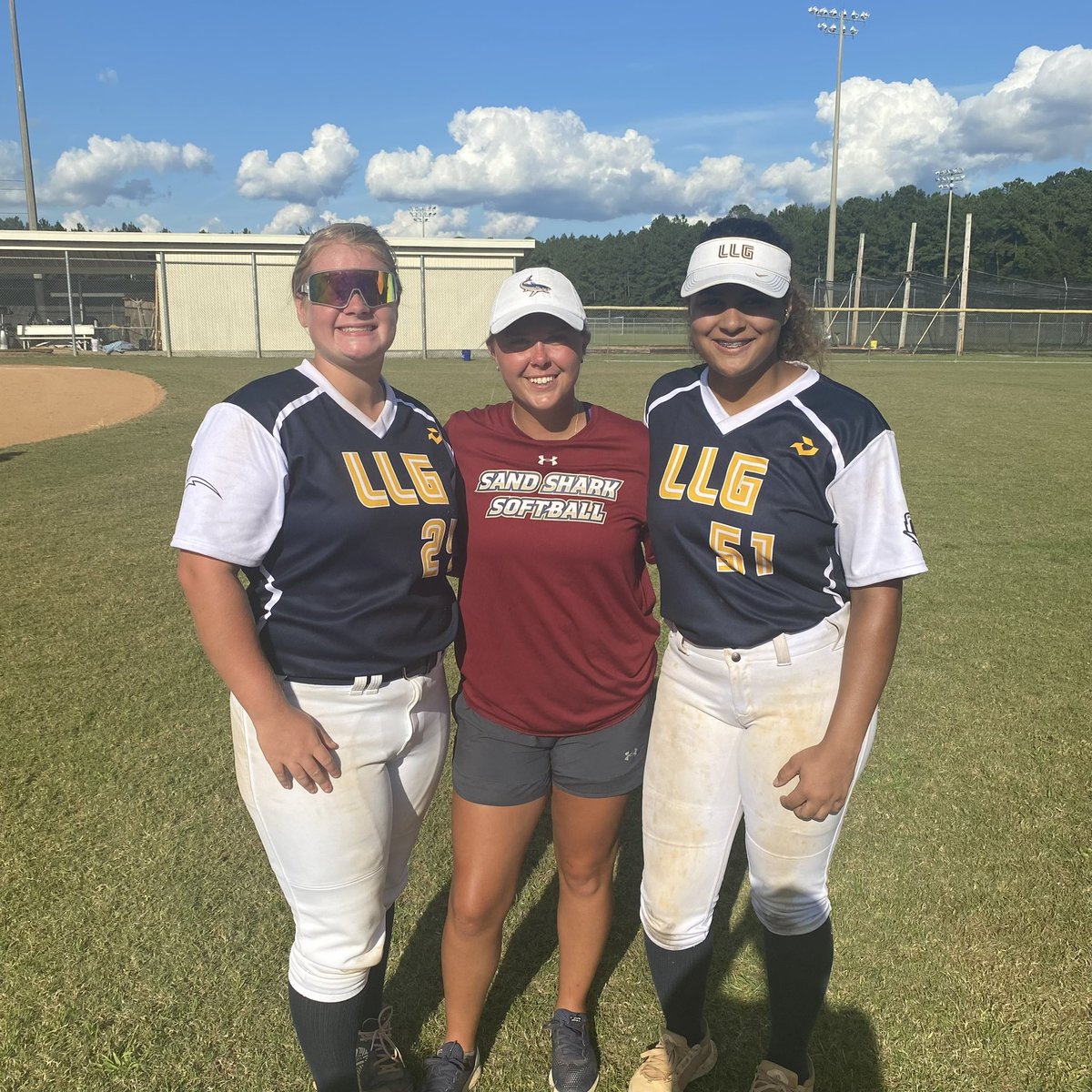 nevaeh_ross7's tweet photo. I had a great time at the @USCBSoftball camp yesterday! Thank you @CodeeYeske @cora_zackrison @a_owen4 for hosting a great camp! @LLG_Pedy @LLGPedy_McGowan  @Linda_McGowan14 @CoachAshleyLLG @llpcoach @kjhyatt6 https://t.co/SLXVFNuMlv