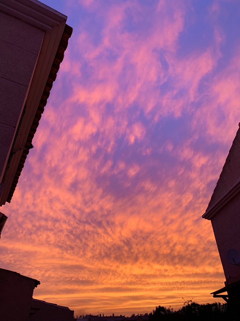 qué bonito está el cielo