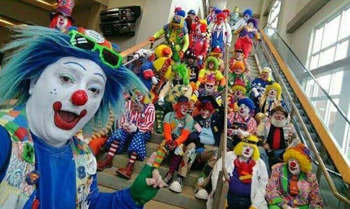 Deviinh0_'s tweet photo. Selfie de todos que reiniciaram o celular, o roteador e até ligaram os 4g pq o WhatsApp não tava funcionando
#Zuckerberg #whatsappdown https://t.co/5Tfh94Gv4N