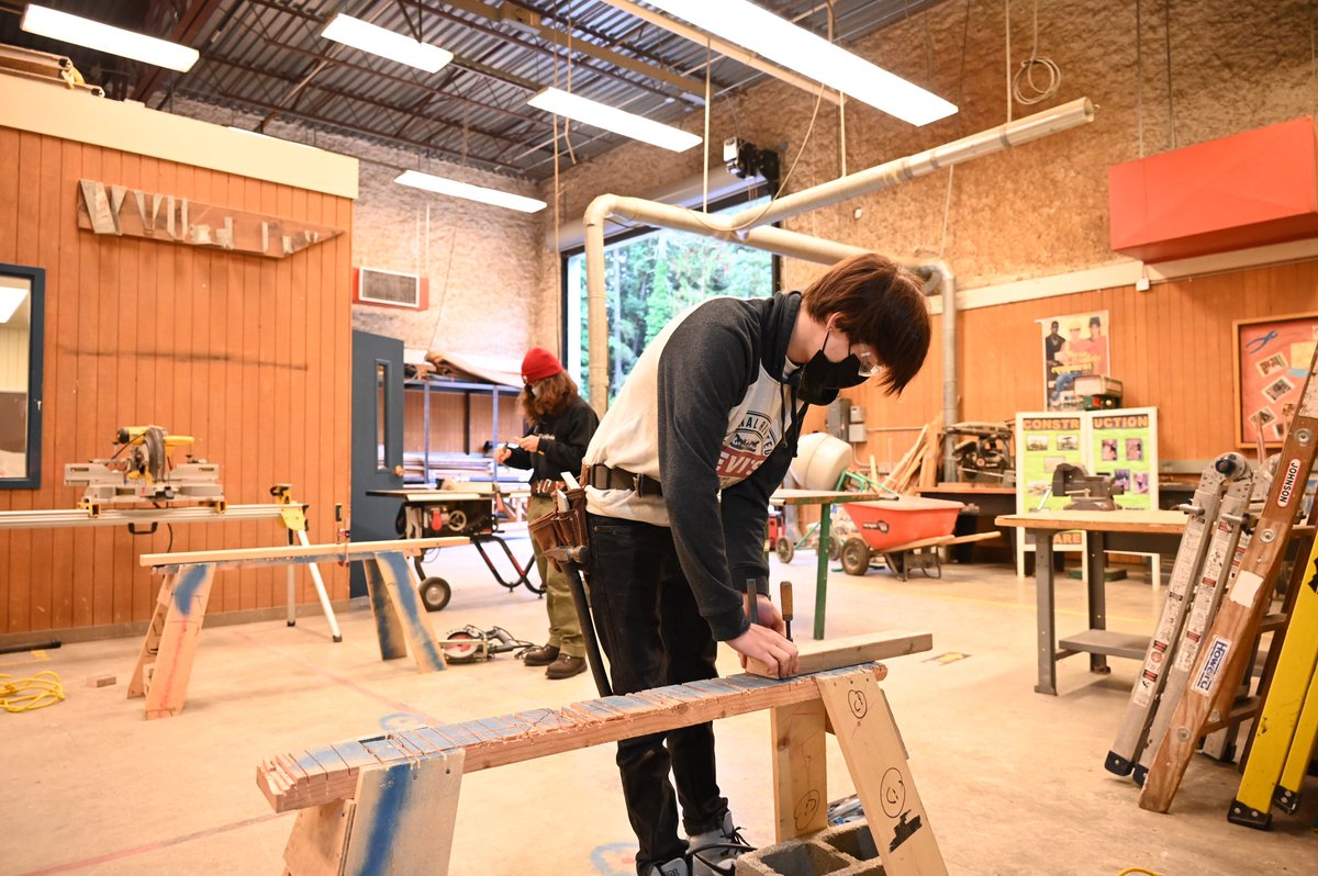 awbolympia's tweet photo. Wow! The workforce training at @WSTSC in Bremerton is growing by double digits as students from 10 districts come to learn real life skills like construction, welding, 3-D animation, nursing, criminal justice &amp; more! Info &amp; vid coming to https://t.co/YiUpAaaMkI  #MFGisWA #waedu https://t.co/aBlIqk3SsC