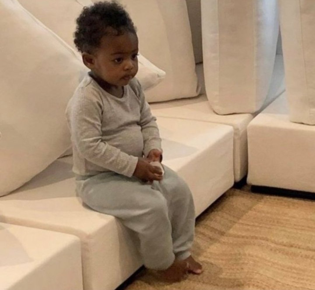 İnstagram çökünce ne yapacağını şaşıran ben;