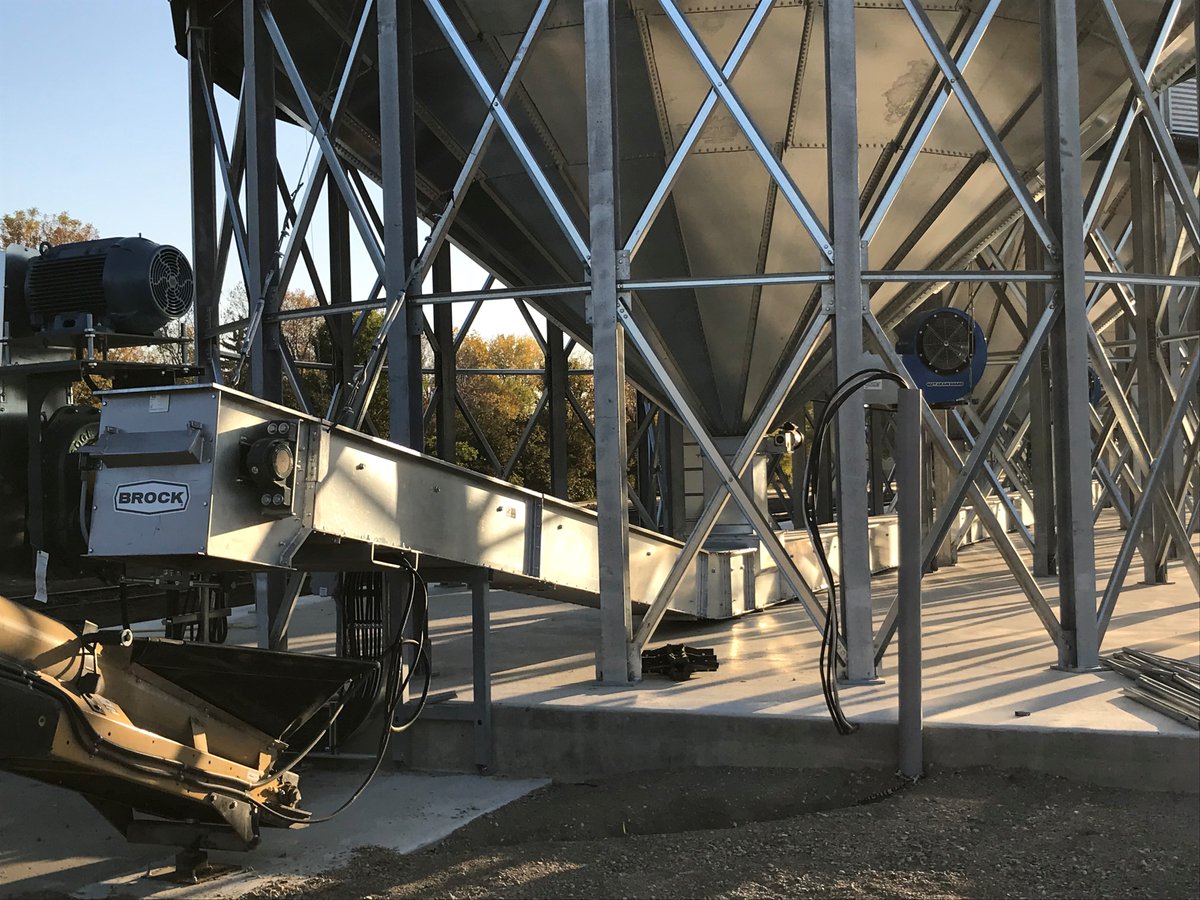 LinearGrainInc's tweet image. News bins #brocksolid unloaded the first load Sep 24.  Ready for to handle your #harvest21 @ValleyAgroServ