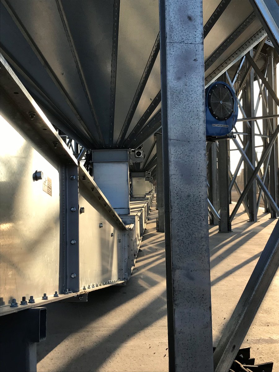 LinearGrainInc's tweet image. News bins #brocksolid unloaded the first load Sep 24.  Ready for to handle your #harvest21 @ValleyAgroServ