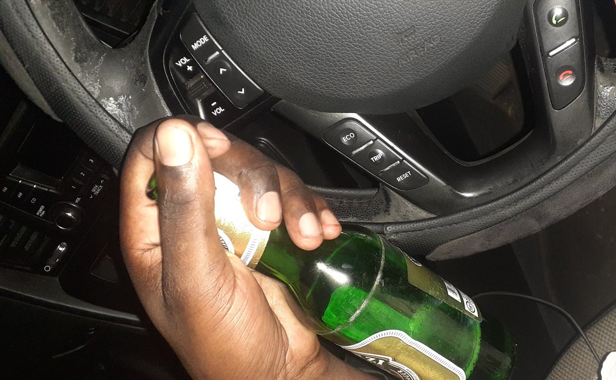 mr_marleym's tweet photo. @truthspitter101 @EngMaziriri Kungoshaya whatsapp munhu akutoita stress drinking. https://t.co/SGu1x2iTXX