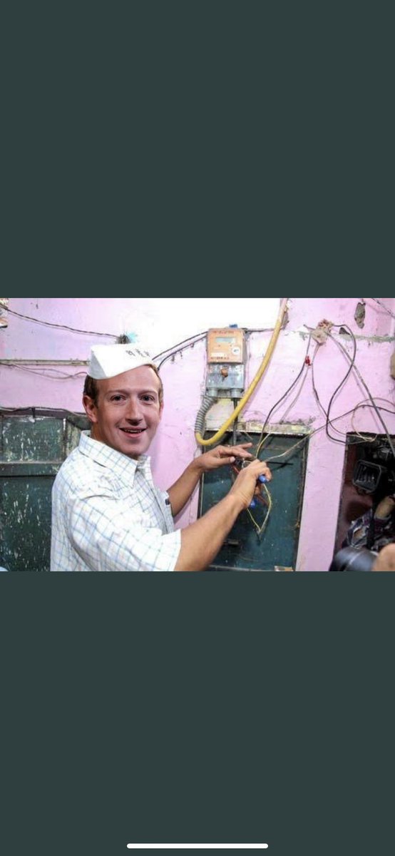 sahrooooo's tweet photo. #zukerbergrightnow #facebookdown #instagramdown #WhatsAppDown #serverdown https://t.co/dyznfIYFU8