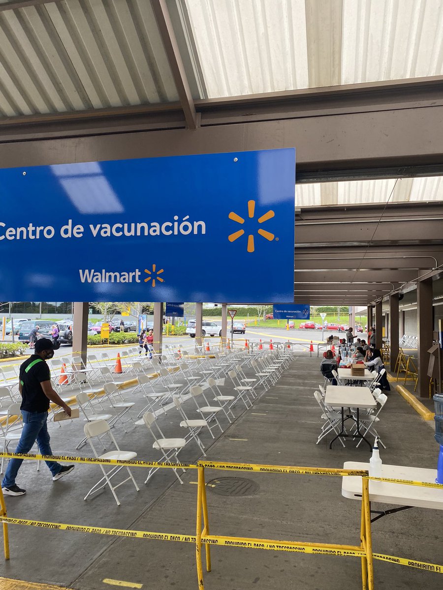 DannyPoM's tweet photo. Centro de vacunación Walmart San Sebastian sin filas @CCSSdeCostaRica @leochacon @ccatarinella16 https://t.co/HxEq1aNK2k