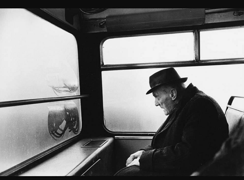 PhotosOfDublin's tweet photo. Whatsapp down.
Instagram down. 
Facebook down.
Looking up and out the window - back im fashion. 📸🙌 https://t.co/D0lIsUVJnL