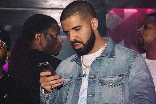 nokubuya's tweet photo. They don't want to vaccinate 

 Mark Zuckerberg 
 Boom whatsapp 
Boom facebook 
Boom Insta 

😂😂😂😂😂😂😂😂😂 https://t.co/OjVfn5J4cl
