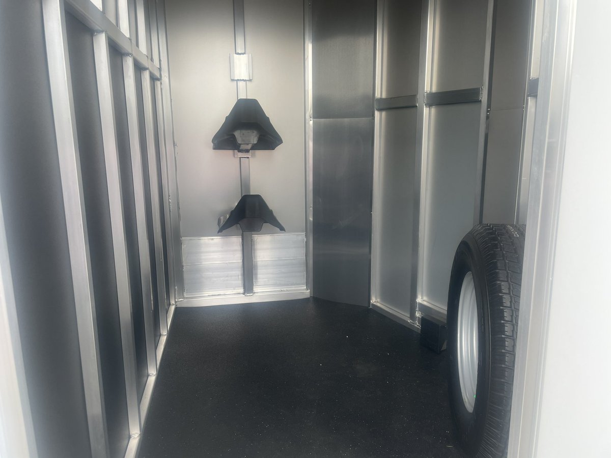 ktpkidd's tweet photo. 2 Saddle Holders https://t.co/okPrOAwZia