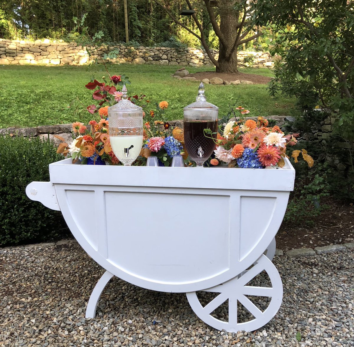 kettydelights's tweet photo. All you need is a little bit of beauty and great tasting food to host the perfect gathering 

#EVENT #Entertainment #chefketty #buffettables #drinkstation 

https://t.co/wAlTk98M4u https://t.co/wrC1C9cHaN