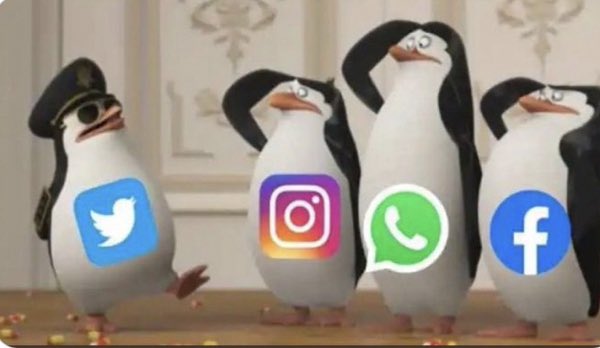 sweeDonutt's tweet photo. Everyone running to Twitter to check that what happened to WhatsApp, Instagram and Facebook😂 #serverdown https://t.co/hKuyU58P4U