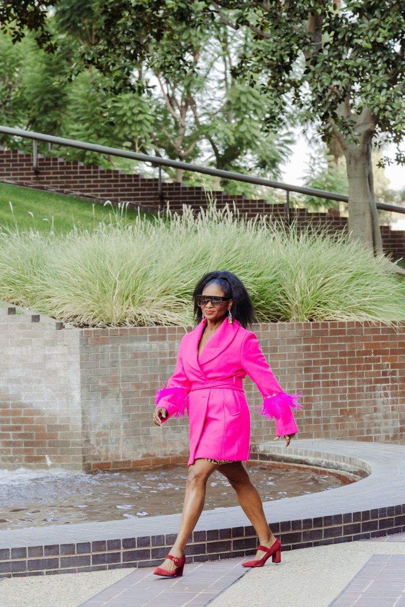 Me: with #facebookdown and #instagramdown 
Because they don't make money for me. 
The number one reason you can't rely on those platforms for traffic. But the new money people won't listen. #multichannelmarketing