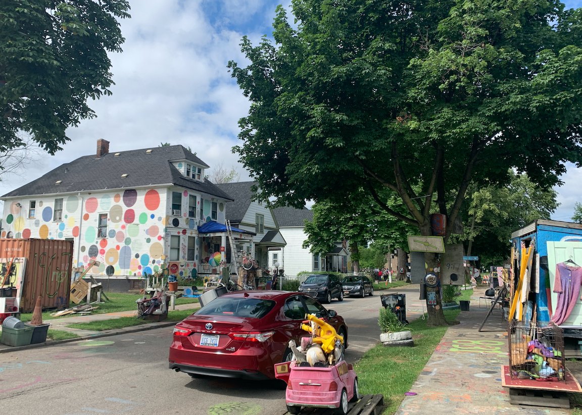 spacesarchives's tweet photo. Weekend not long enough? Take a trip to Detroit with SPACES in our newest blog post & explore 5 different art environments!
https://t.co/yUBCTxu1nf
#Detroit #ArtEnvironments #HeidelbergProject #HamtramckDisneyland #SpectraGate #CANArtHandworks #DablsMbadAfricanBeadMuseum https://t.co/6fB5CEXVy1