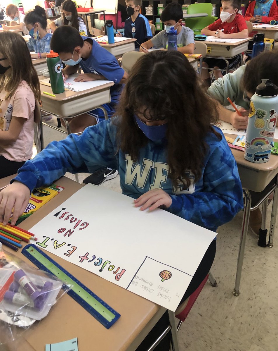 BoonCharlesWFS's tweet photo. Getting ready to start our Project EAT fundraiser - making posters to showcase our fundraiser through WFS! #ProjectEAT ⭐️🎉⭐️ https://t.co/qnlHOl0cG0
