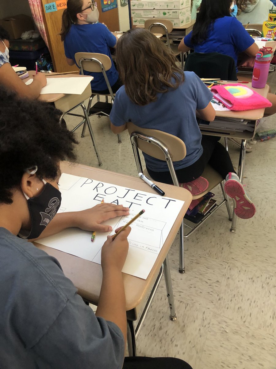 BoonCharlesWFS's tweet photo. Getting ready to start our Project EAT fundraiser - making posters to showcase our fundraiser through WFS! #ProjectEAT ⭐️🎉⭐️ https://t.co/qnlHOl0cG0