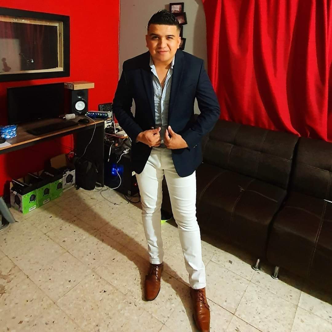 elshoper's tweet photo. #NuevaFotoDePerfil https://t.co/6aVeGMFvse
