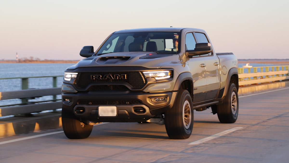 The apps are down and our radio is up. #RamTRX

📸 Tyler L