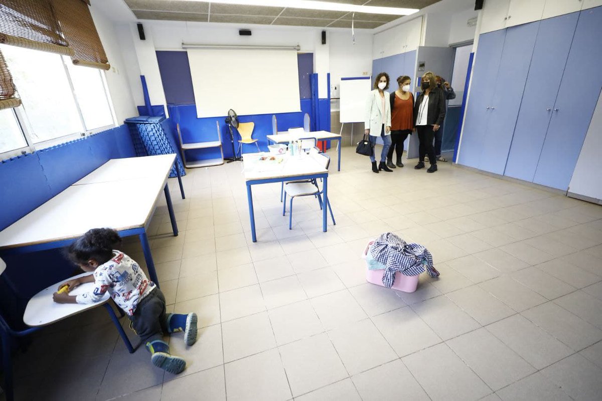 nuriamarinlh's tweet photo. Durant el curs escolar les entitats de lleure #LHospitalet continuen la seva tasca social i pedagògica als barris perquè infants i joves puguin divertir-se i aprendre alhora. A l’Esplai Pubilla Cases he pogut conèixer les activitats i tallers que fan nens i nenes amb els monitors https://t.co/X6Oawo6hVv