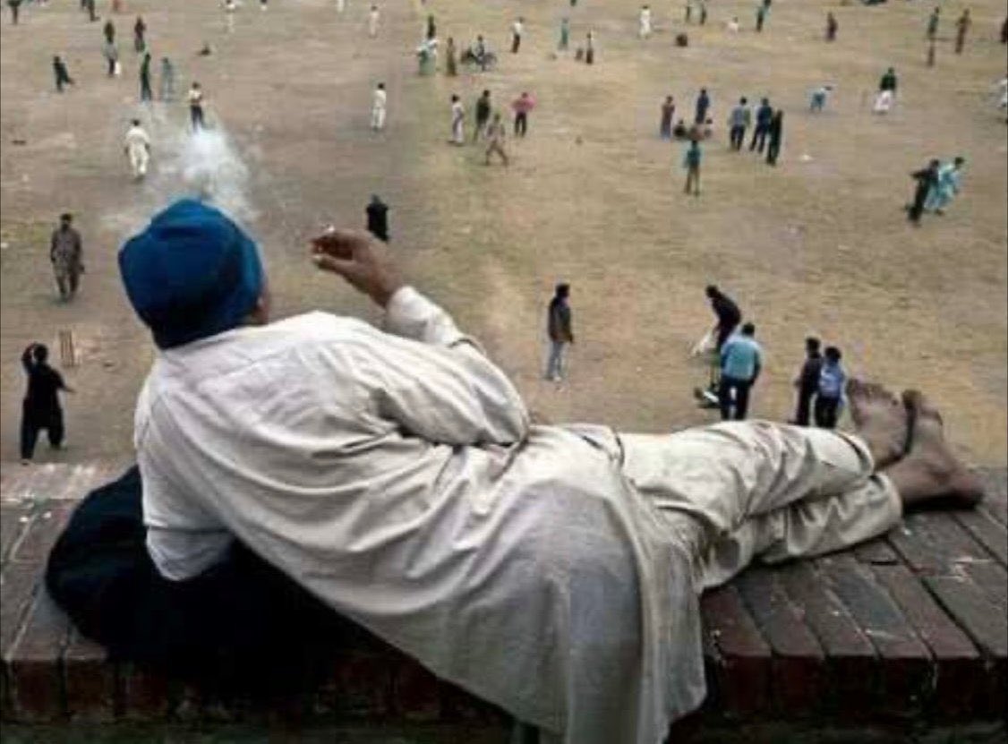 Twitter when they found out their opponents are down 😂😂