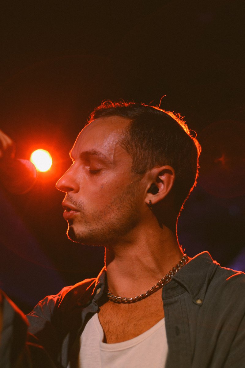 readalphaorder's tweet image. Moments with @zuli_jr from his show at @TheSultanRoom this weekend. ✨ Photographed by @feltonkizer