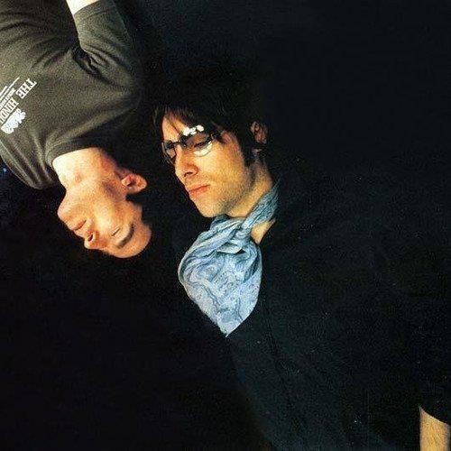 liam and noel every six hours (@gallaghershours) on Twitter photo 