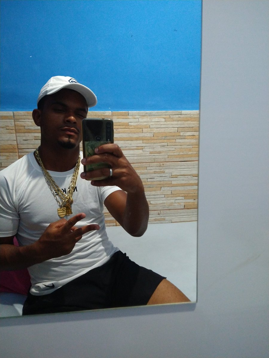 Longe de todos os problemas .. 🙏🏾🕊️
