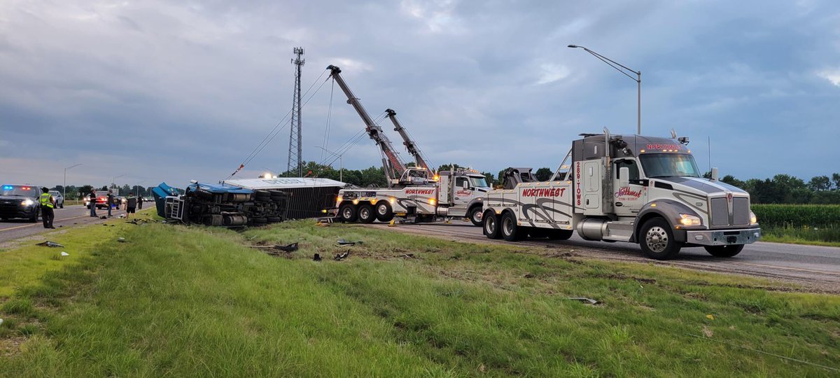 NorthwestTowing's tweet photo. Tractor trailer loaded with peat moss uprighted with two rotators and airbags a while back. #northwesttowing #matjack #rotator #millerindustries #kenworth #rollover #truckwreck https://t.co/K6M4YAj97Q