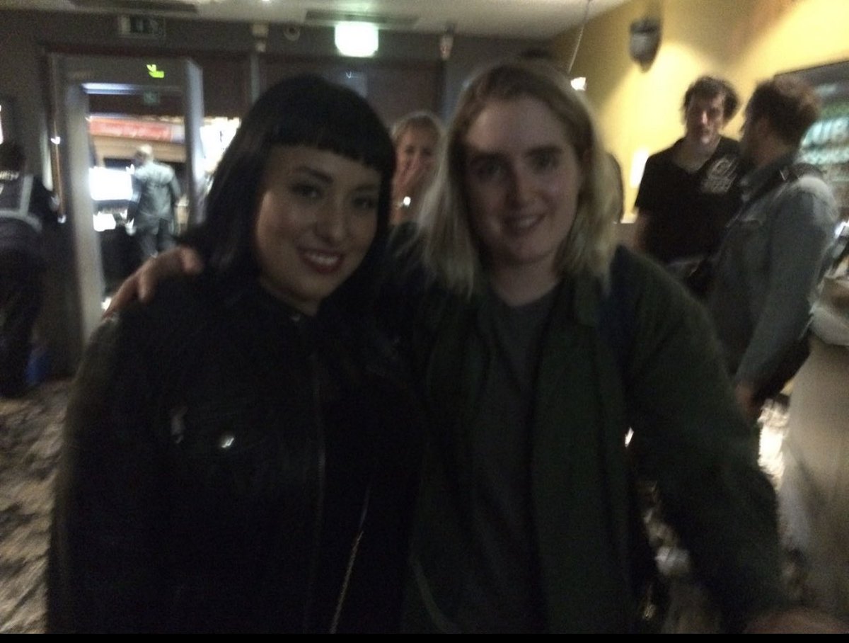mariaomakeup's tweet photo. @shura In London 🖤 https://t.co/Dy7W2kDo8F