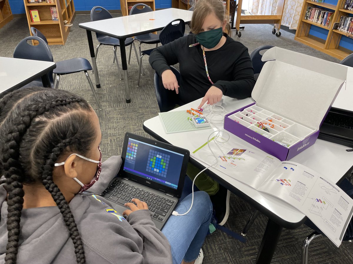 MilamRipples's tweet photo. Hello World! #littleBits #TPSD #buildingcircuits #coding #CyberNinjas https://t.co/1mSYxSis35