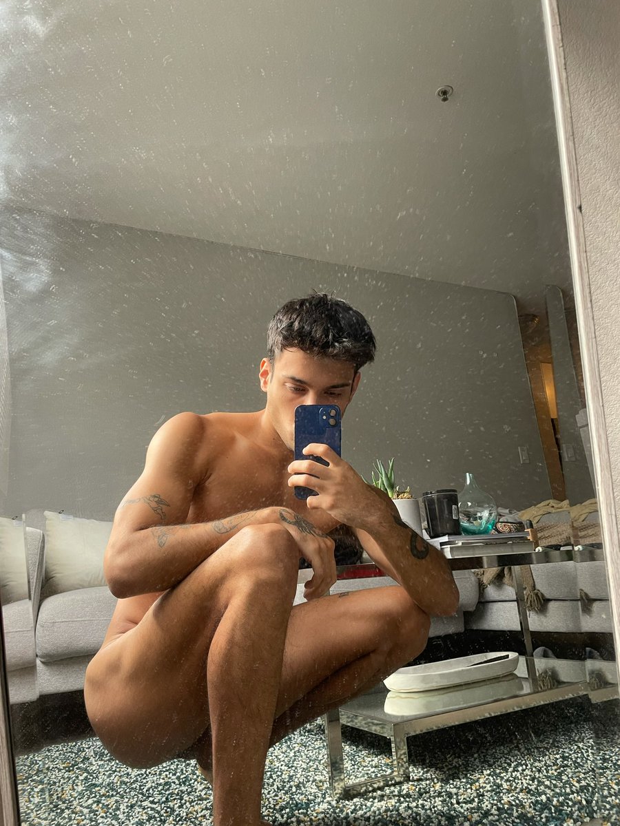 noah🃏 tweet media