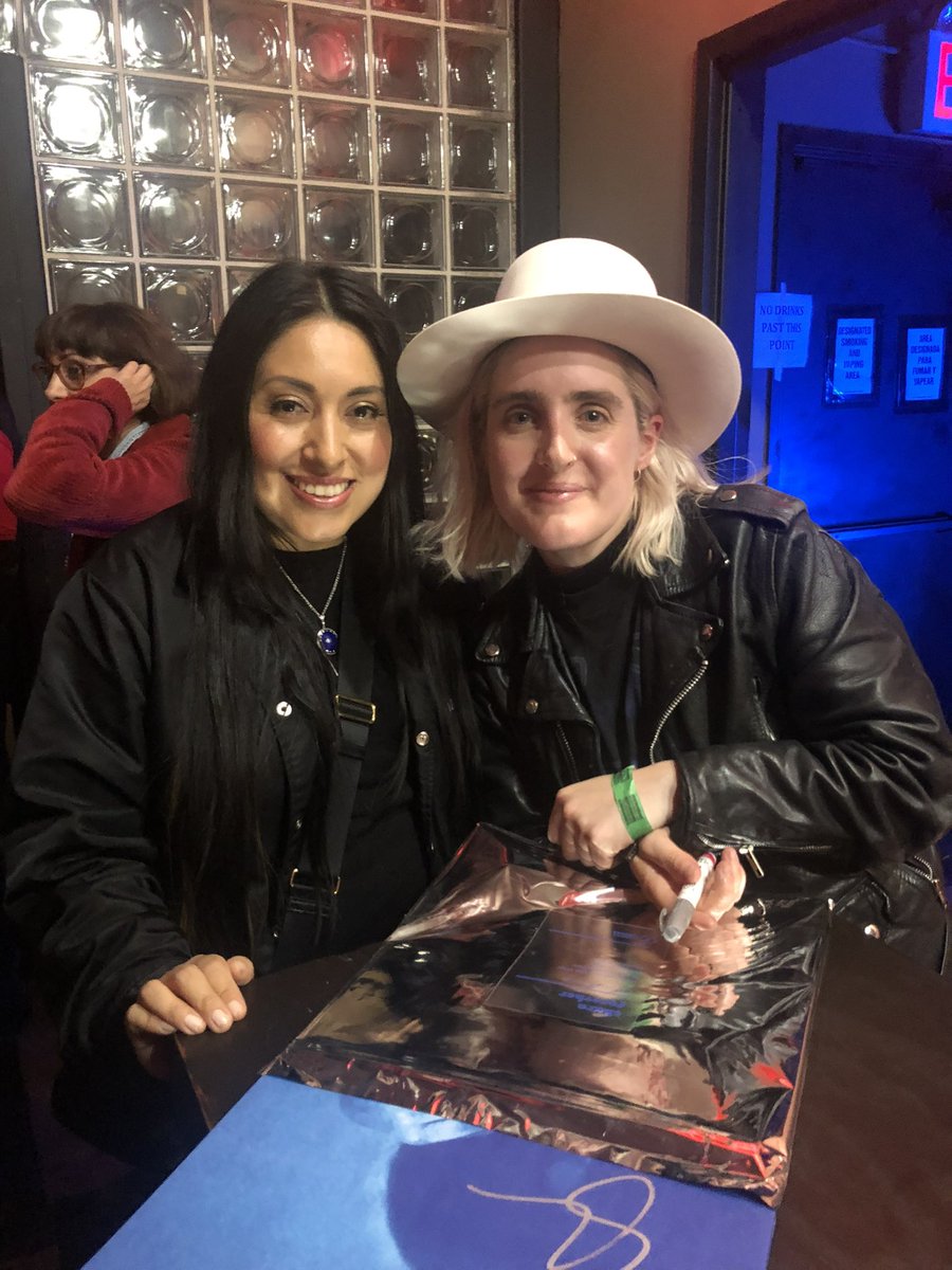 mariaomakeup's tweet photo. @shura In BK 🖤 https://t.co/rqQ2WsJvDB