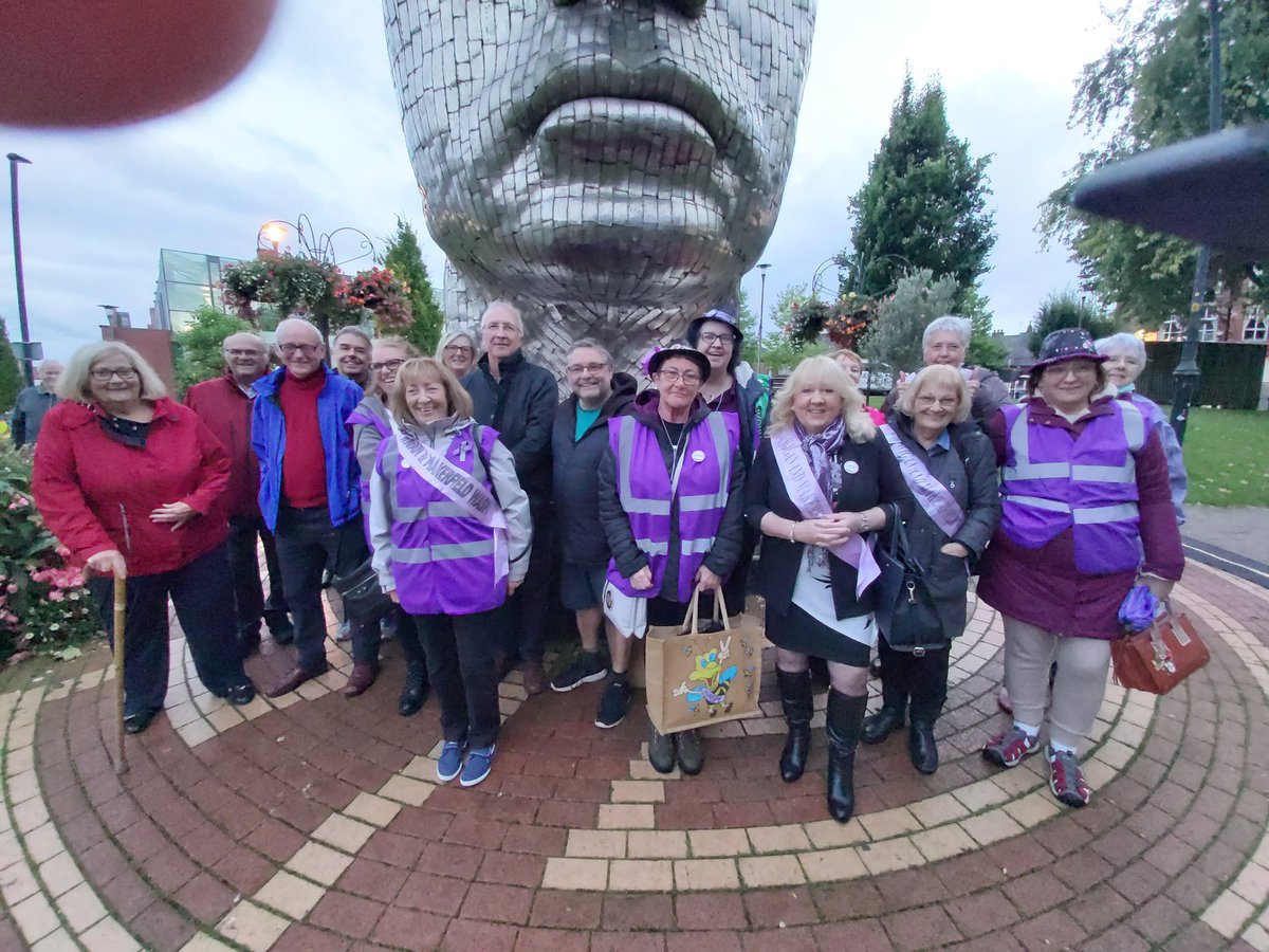 CllrDraper's tweet photo. Great support for @WASPI_Campaign
tonight Cllr David Molyneux switched  lights PURPLE on the face believe Square to support all our 1950s born women.
@WiganCouncil
@WIGMAKWASPI 
@leighwaspi 
@susang108
@bullen_jenny
@CllrChrisReady
@marycal72434882
#justiceforall1950sbornwomen https://t.co/cEMqBIymY7