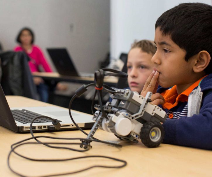 sd_fdn's tweet photo. Austin Portinause, #STEMULATE intern at @SDstemecosystem, explores why it's never too early to introduce youth to #STEM education. Austin is one of 13 community college students that participated in the paid, immersive STEM-related research & work experience via @UCSDCREATE🧪 https://t.co/y7cfuWIwys