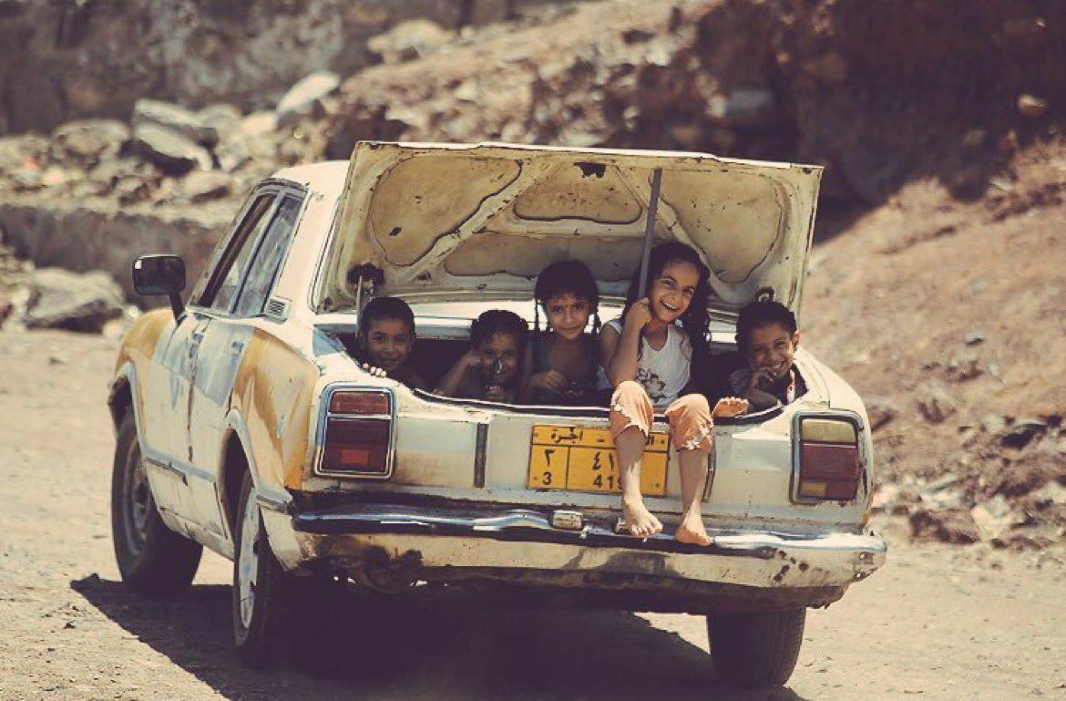 "وهو  ' العمر '  ششنو '  غير '  شويّة مشاوير ؟ 💜🌿