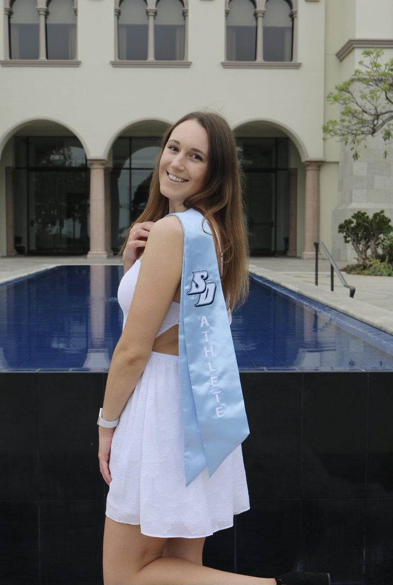 USDBiology's tweet photo. This week's featured alumna is Anna Luckenbach! Read more about her USD experience and current career path on our Facebook page! Link below! https://t.co/49EJoB2jq8