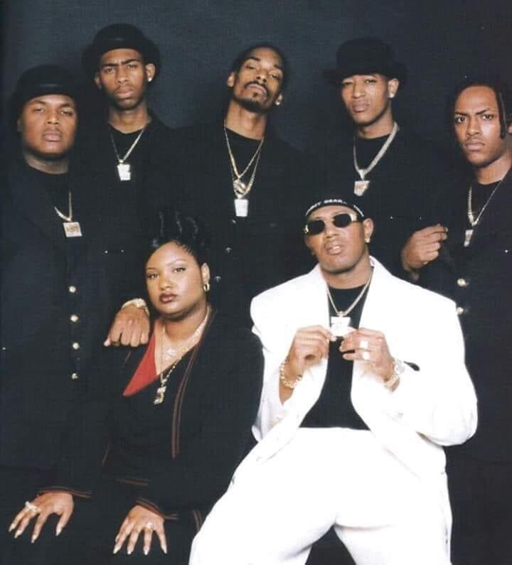 KarterMcFly's tweet photo. The greatest family portrait ever taken https://t.co/OhlPYRI2aC