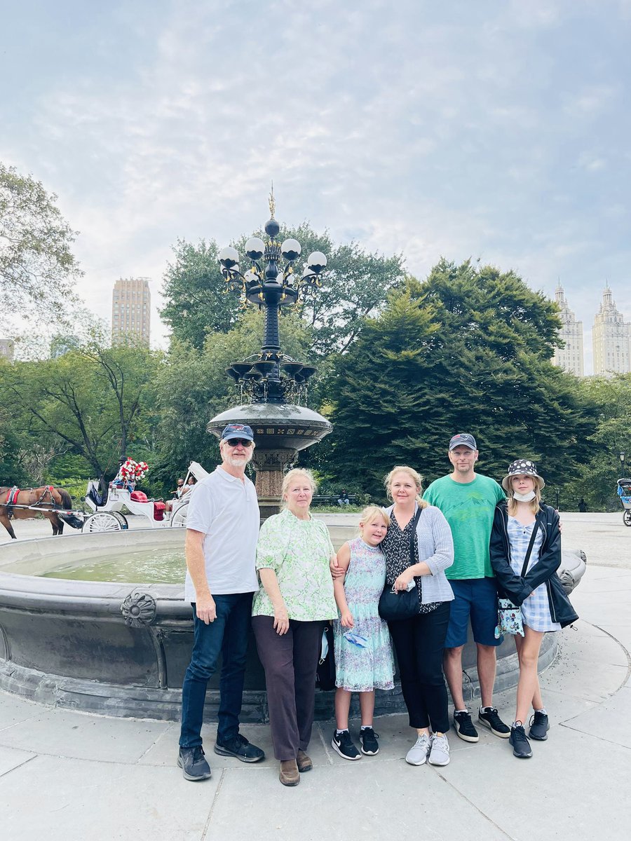 econyctours's tweet photo. We love to start the week with good vibes and big smiles from our guests🌳🗽🐴💯#newyork #centralpark #sightseeing #travelphotography #familyphotography #familytime #wanderlust #tourism #adventure #2021 #roamtheplanet #travelgram #nyc #follow4follow #picoftheday #manhattan #VIP https://t.co/kVgAIfOf3m