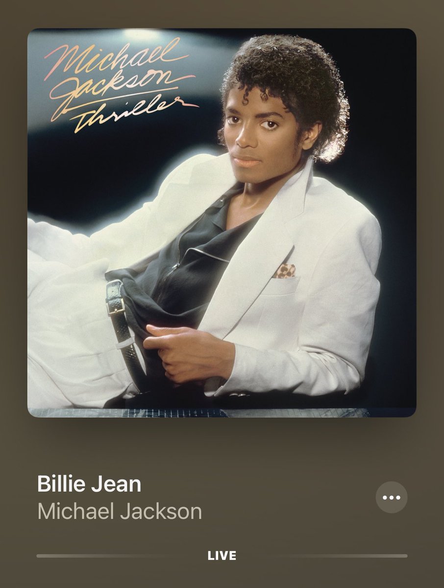 MementoMoriXO's tweet photo. Now Playing on Episode 18 of #MementoMori by @theweeknd Only On #AppleMusic: 

#MichaelJackson - Billie Jean

Listen to the live stream free: https://t.co/6s03ni7YyA https://t.co/ROuSKo8cqU