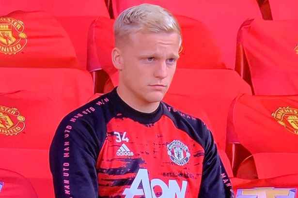 TrollFootball's tweet photo. How it feels to be a Facebook/Instagram/WhatsApp user right now https://t.co/MzvsphXhmO