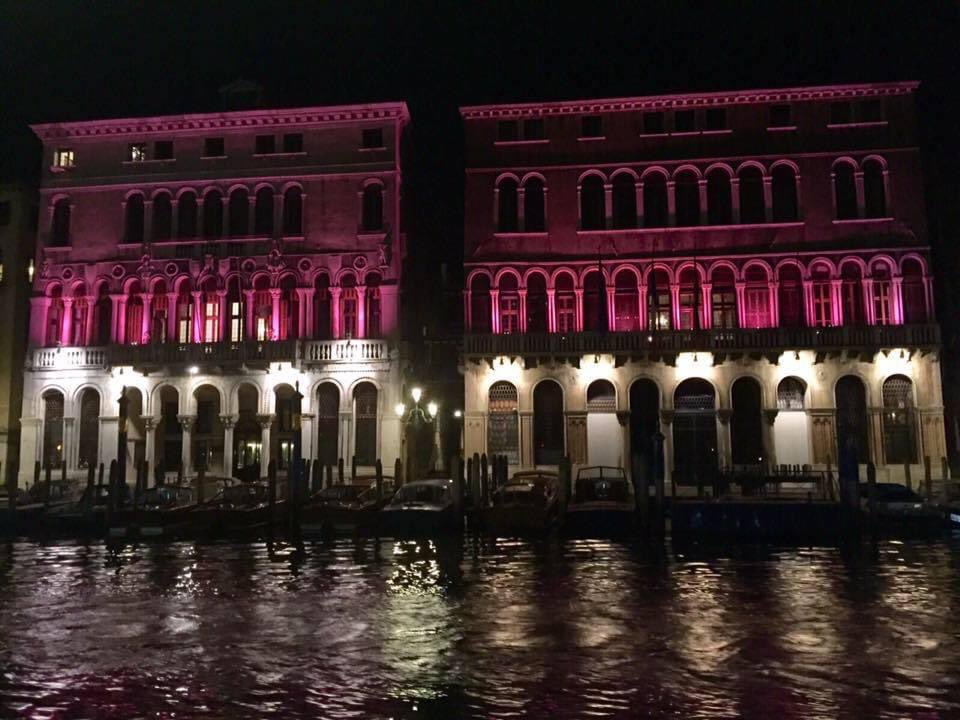 lindagiovi's tweet photo. #OttobreRosa ~ La Città di #Venezia si tinge di rosa per il mese della prevenzione del tumore al #seno 🎀💖 https://t.co/AqmSlXgGoz