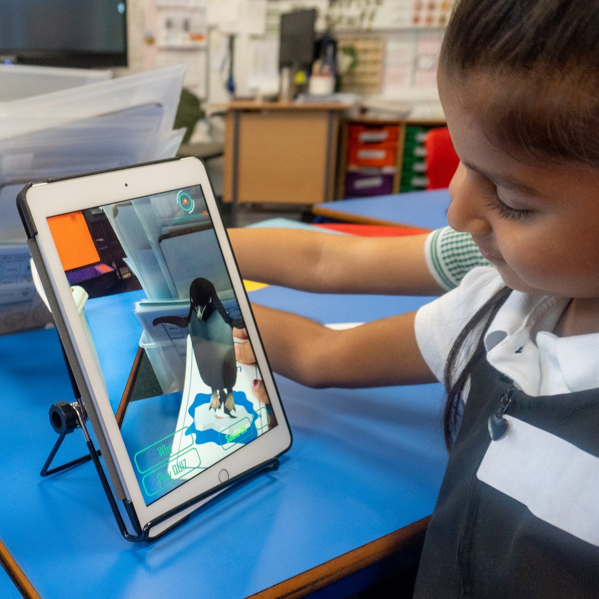 aveea_org's tweet image. Our KS1 pupils looking at incredible sea-life in our own classrooms, why? 🐠🐳

We got to learn about the importance of Augmented Reality, and whilst it’s super cool looking at animals in the classroom.

#Aveea #AveeaAcademy