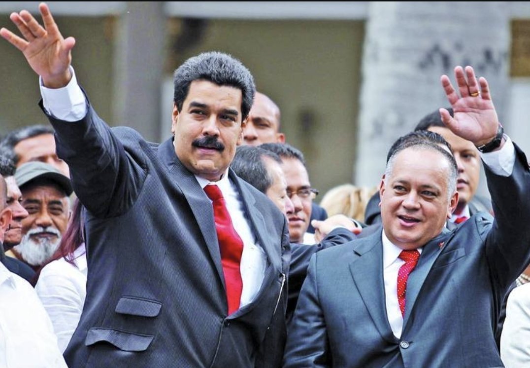 RalloFatima's tweet photo. PAPELES de Pandora en América Latina: 3 PRESIDENTES  y 11 EX PRESIDENTES operaban en PARAISOS FISCALES, todos de derecha NI @NicolasMaduro NI @dcabellor FORMAN PARTE DE ESOS PILLOS Y SUS GAVILLAS @gallos_sur @ComitePyVzla @bricspsuv @4F_Mamba @8Diciembre2013 @JChavezcarora https://t.co/jVbJE6XNB1