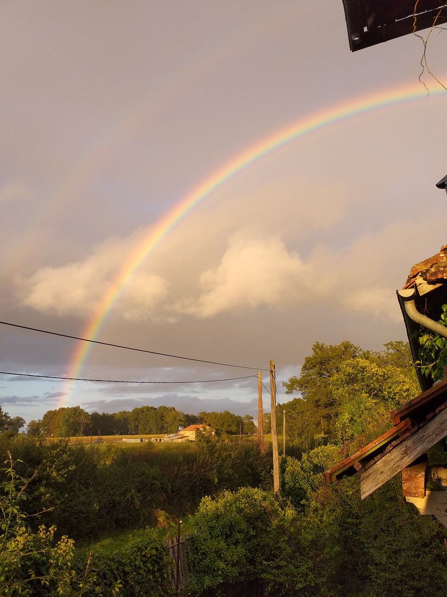 Somewhere over the #rainbow #France #sky