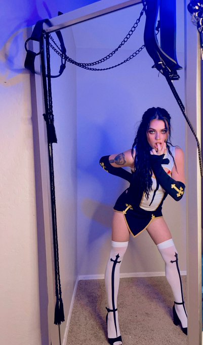 Sinners have more fun 🖤😈 https://t.co/XLLaIvrh66