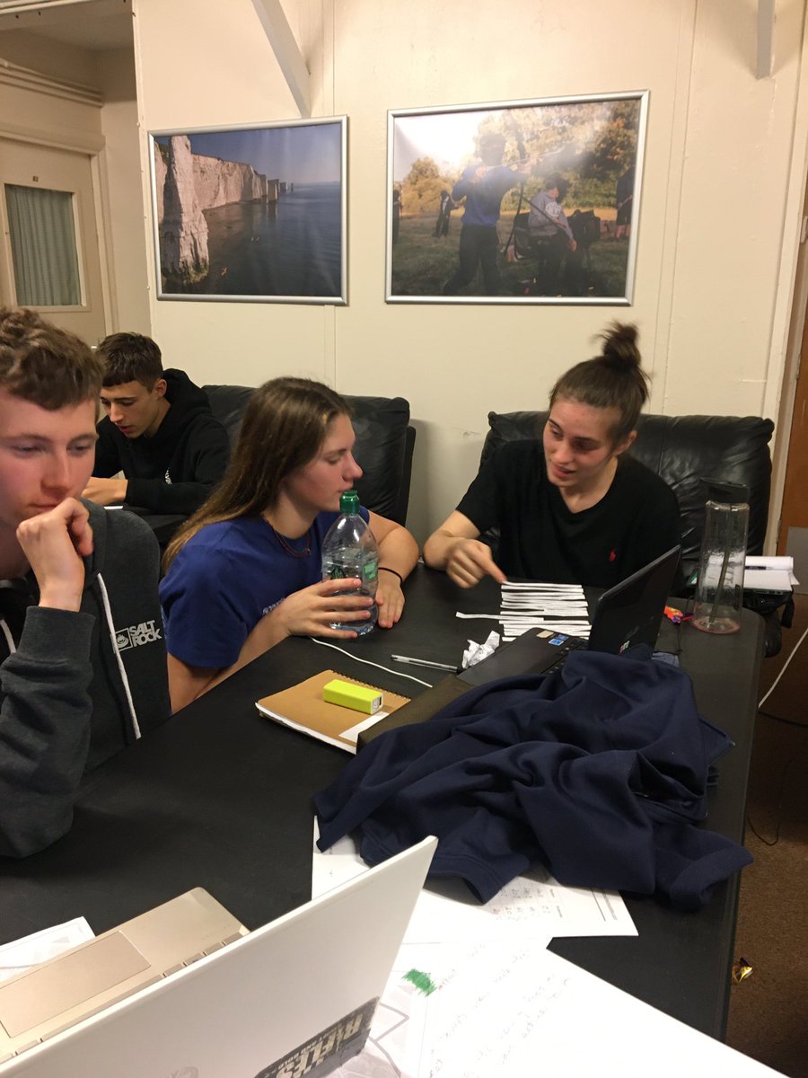 SibfordGeog's tweet photo. A whole day spent collecting invaluable data for everyone’s independent investigation. Great work from all! @SibfordGeog @SibfordOxon @GeofieldworkLtd https://t.co/fmIqkW2HFj